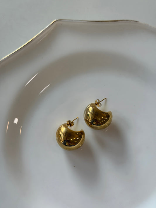 Aura statement stud earring