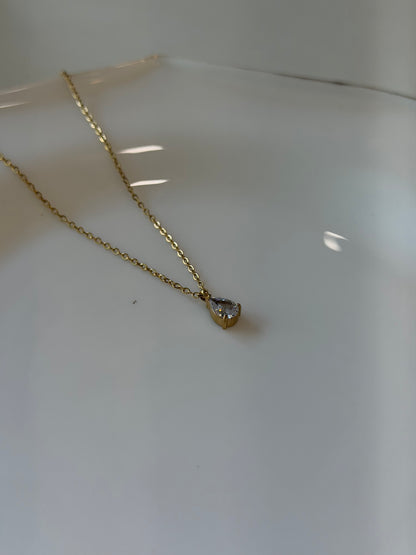 Droplet minimal necklace