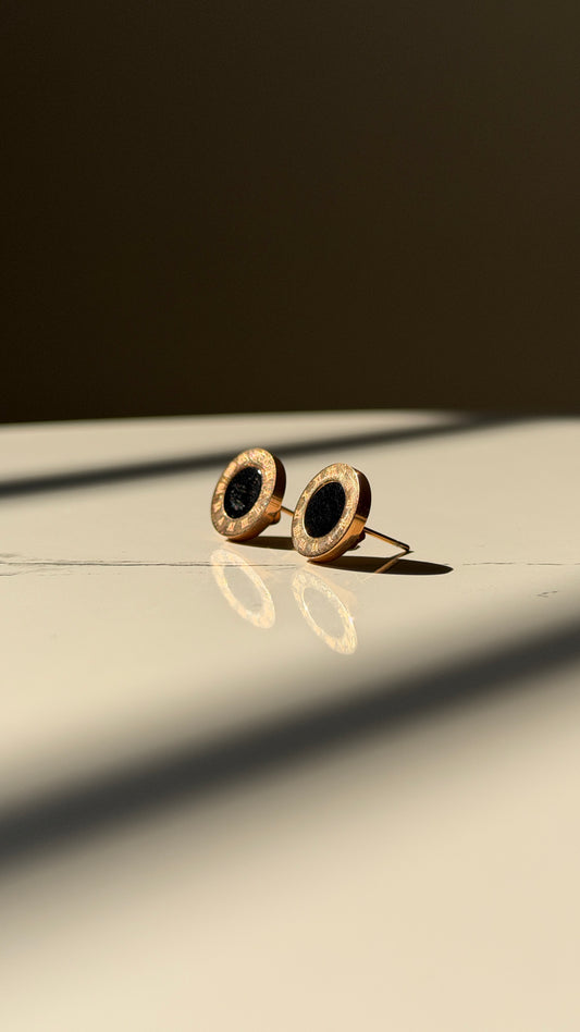 Roman stud earrings