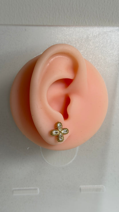 Floral stud earrings