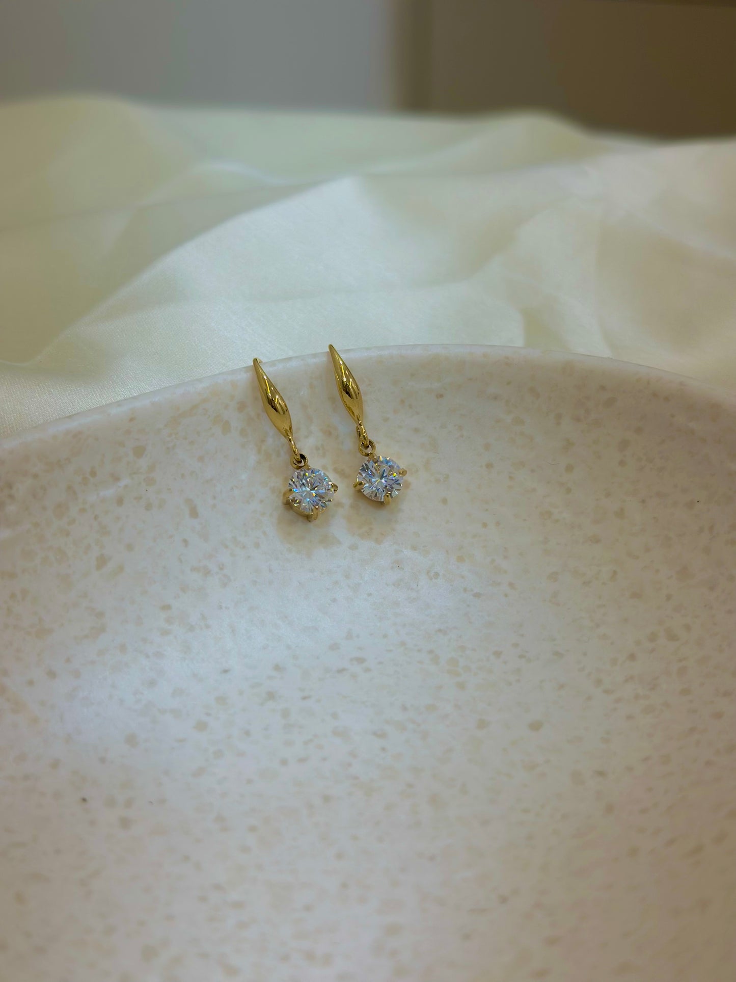 Scarlet drop earring