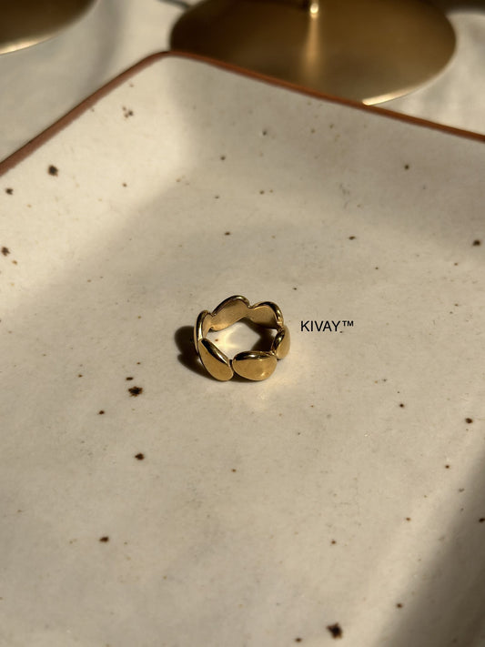 Leafy ring