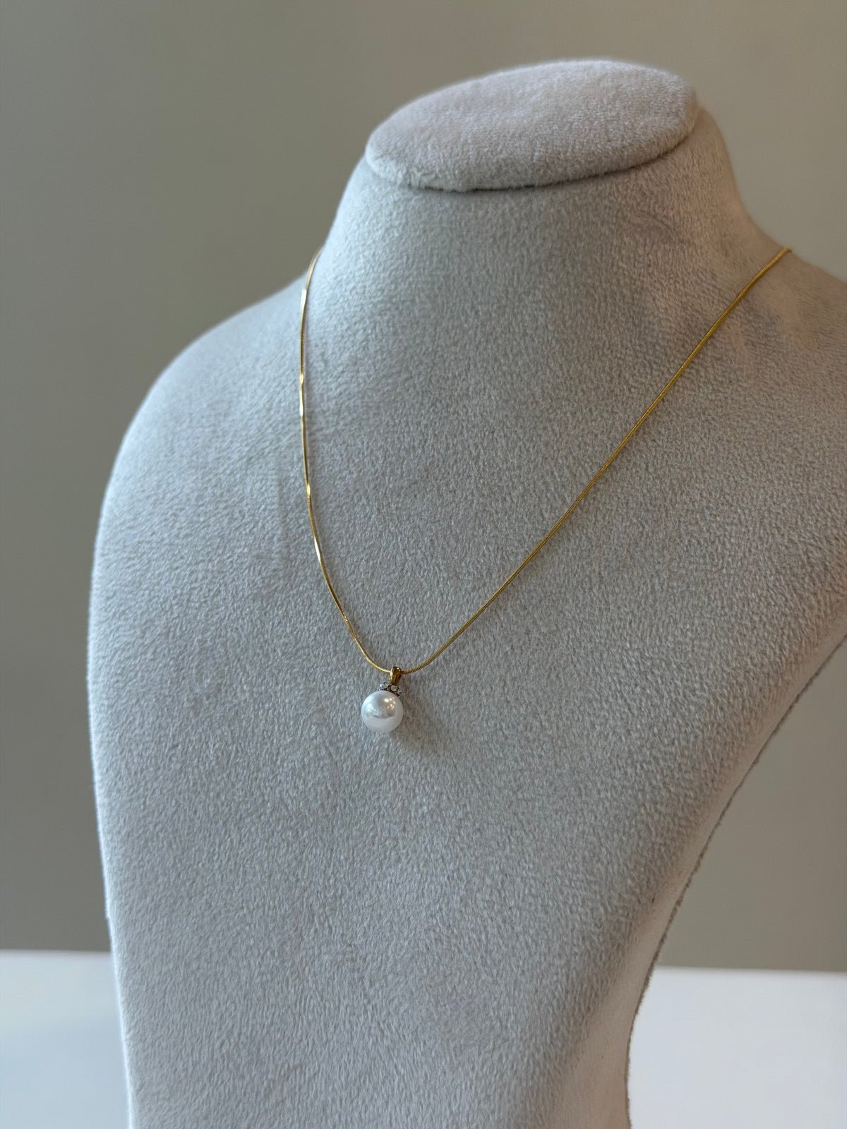 Luxe Pearl minimal necklace