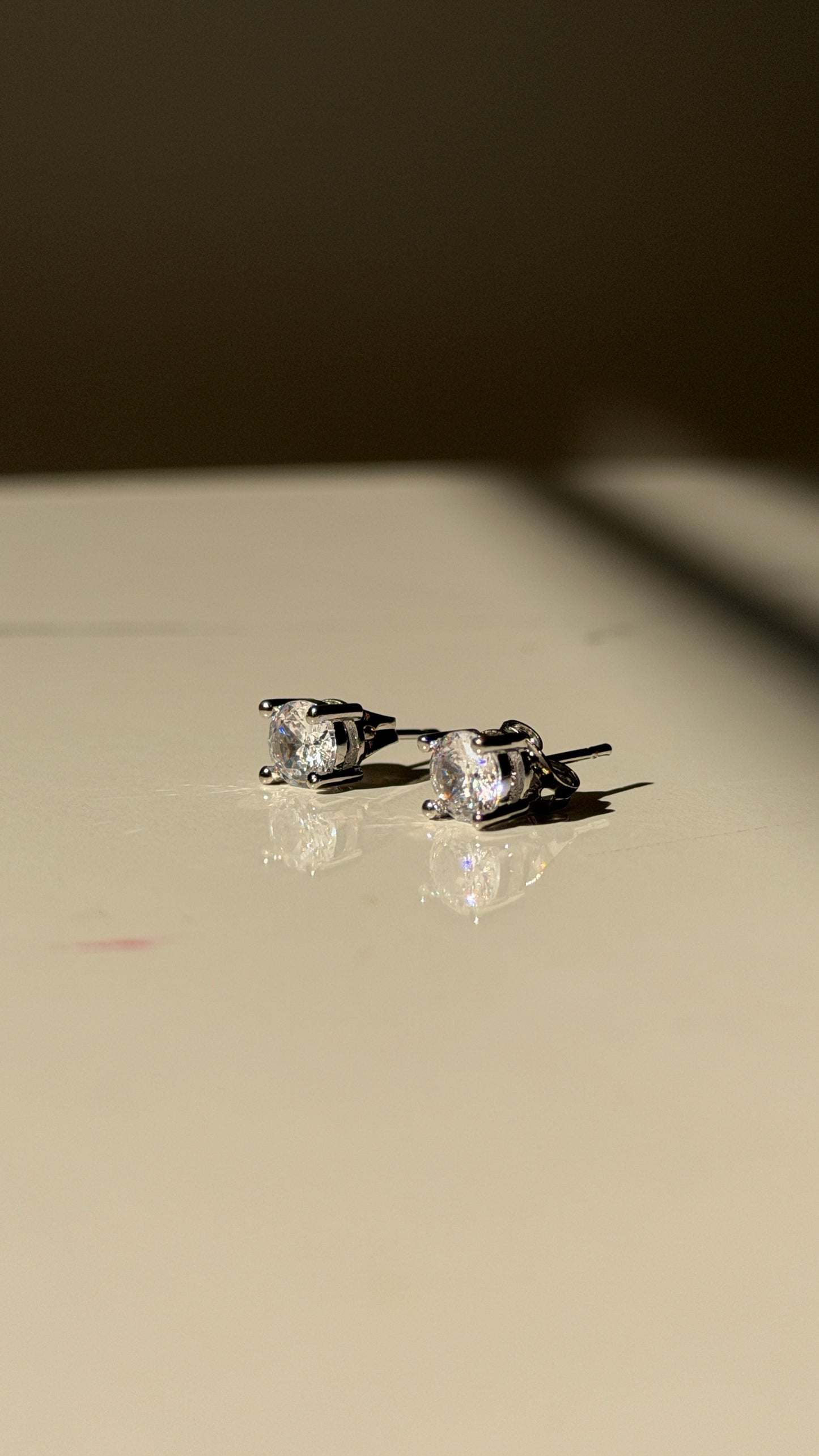 Miha Solitaire stud earrings