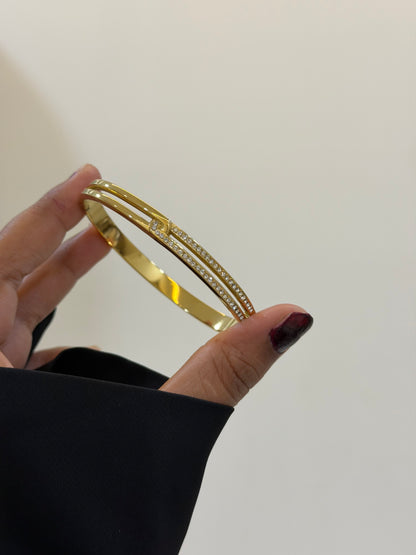 Mohi statement bracelet