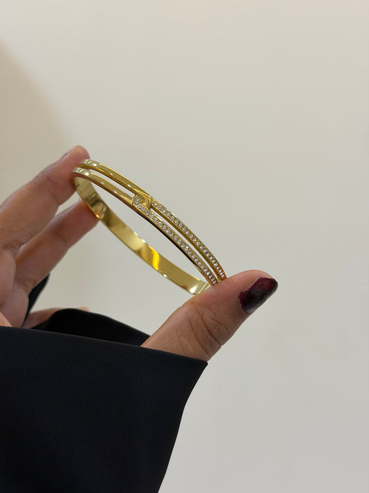 Mohi statement bracelet