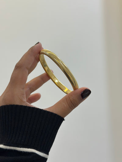Spiral statement band