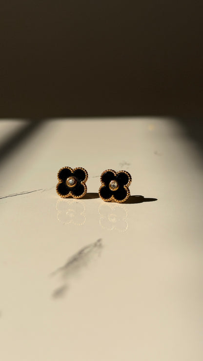 Clover stud earrings
