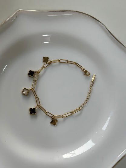 Clover charm bracelet