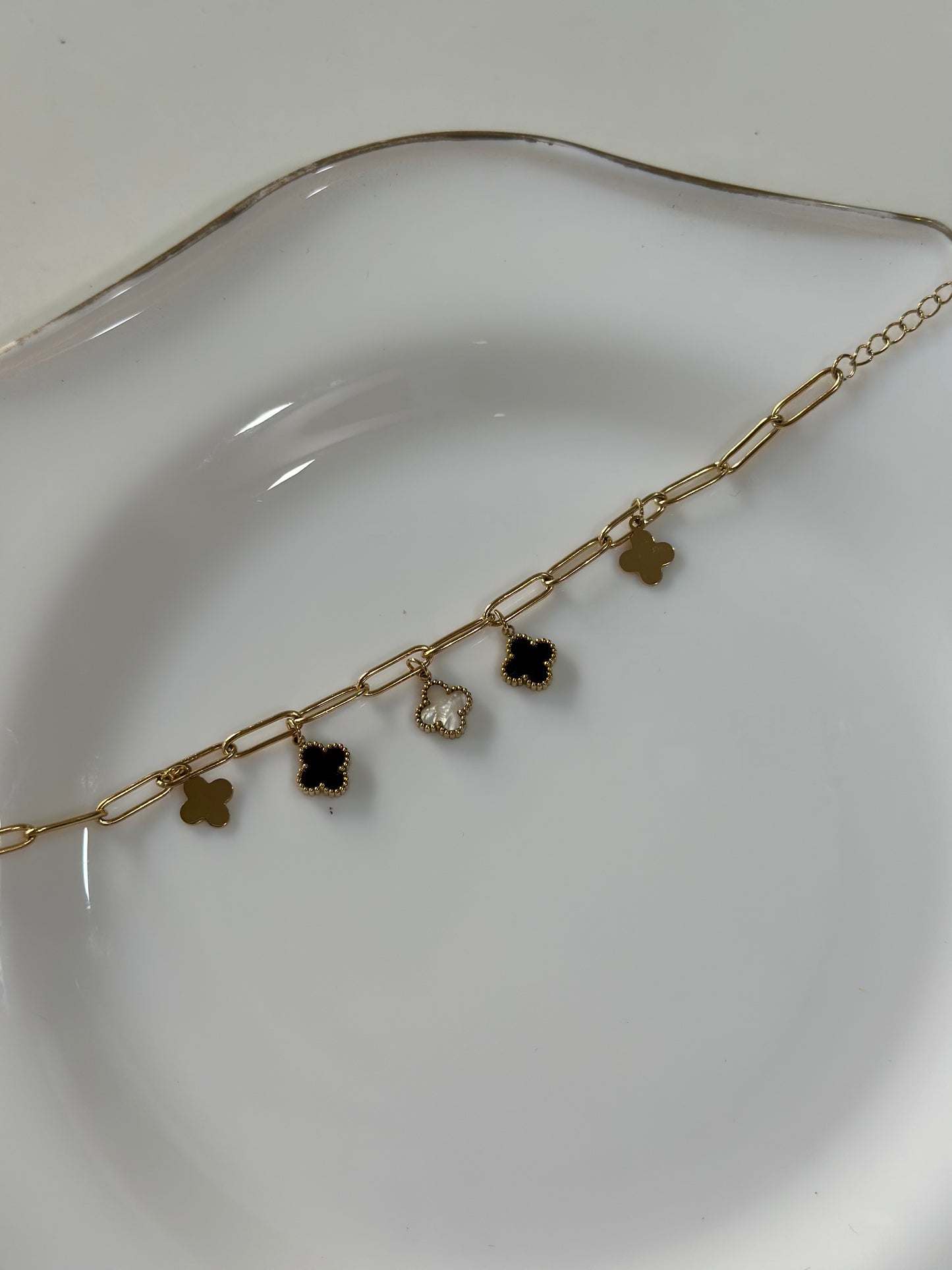 Clover charm bracelet