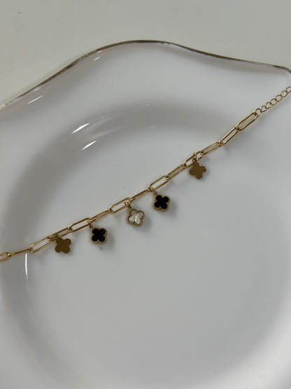 Clover charm bracelet
