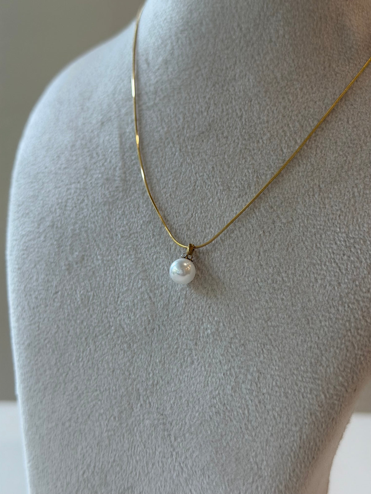 Luxe Pearl minimal necklace