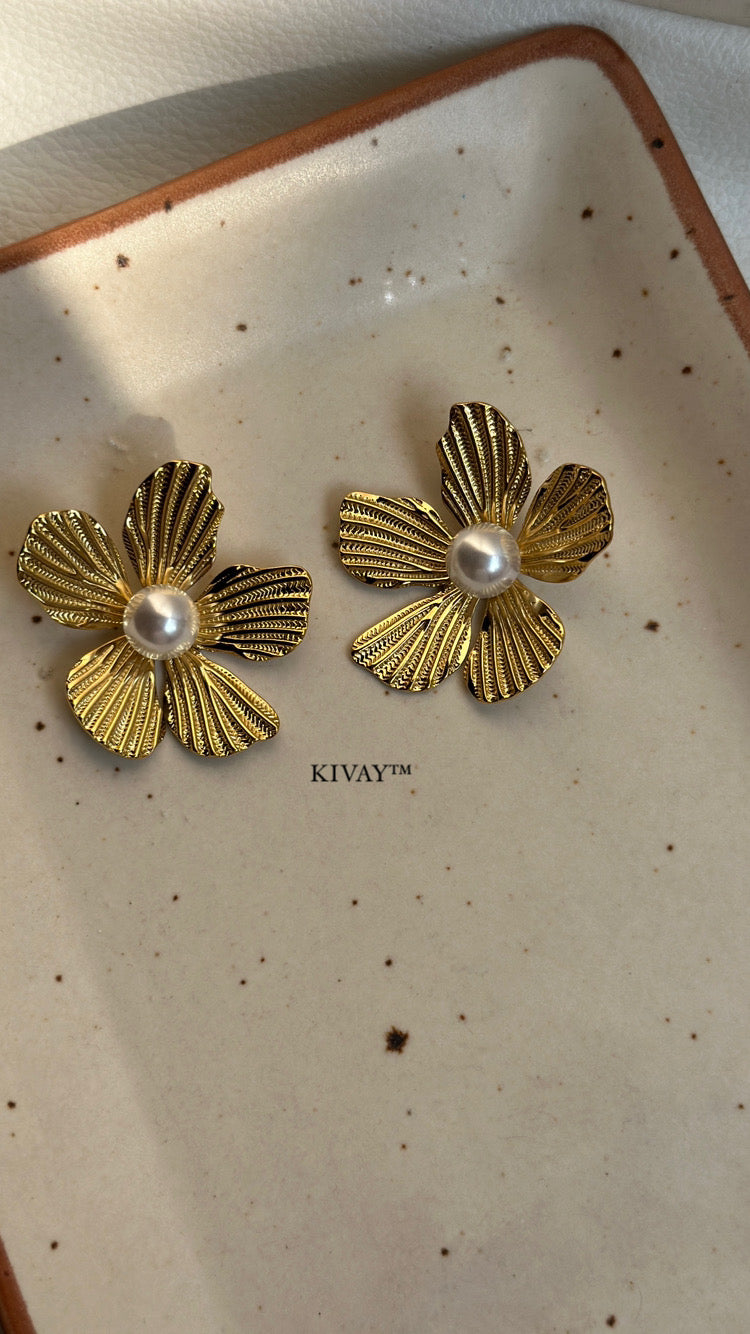 Flora earring
