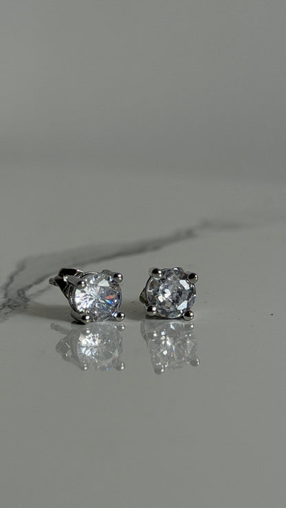 Miha Solitaire stud earrings