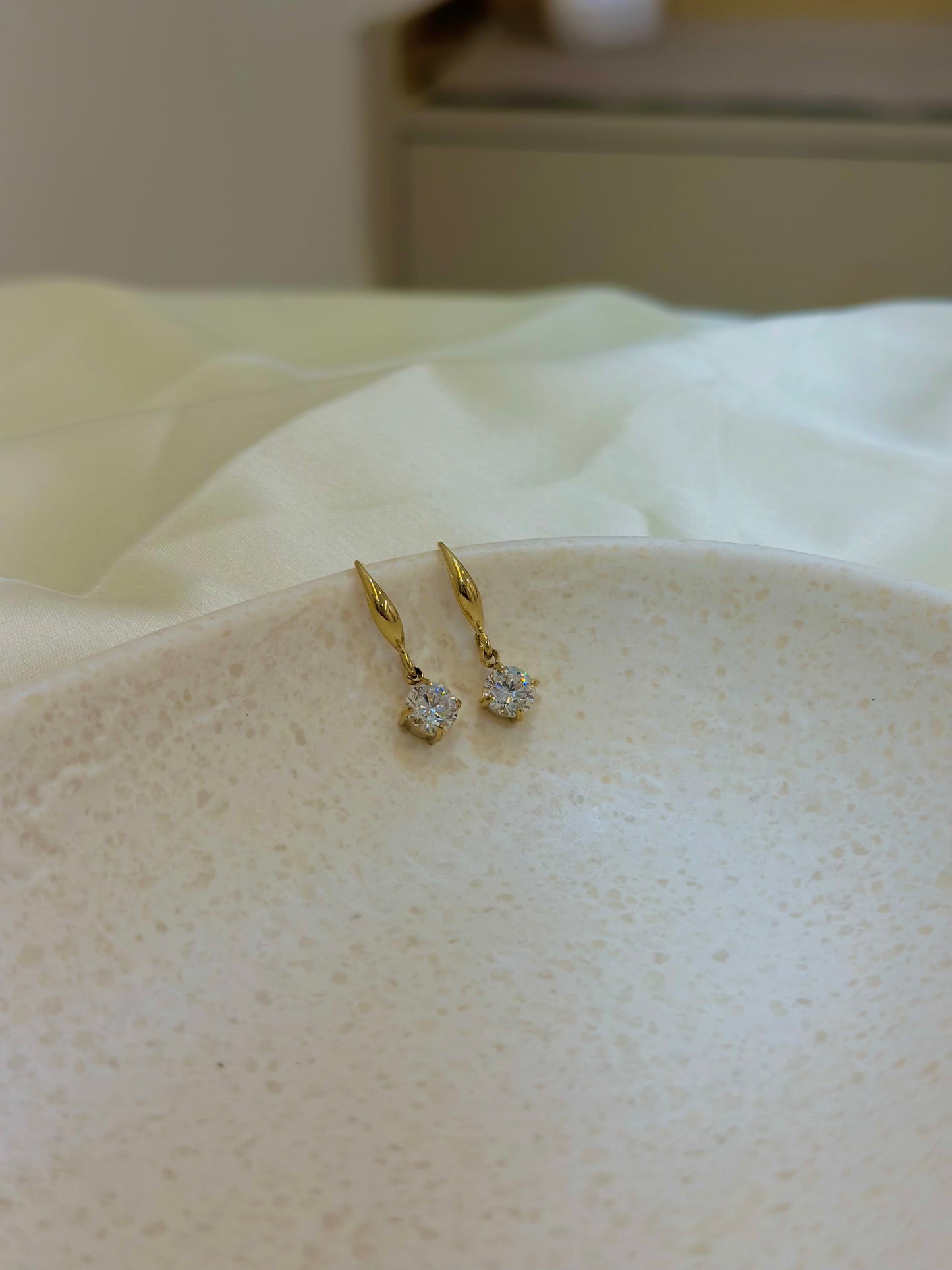 Scarlet drop earring