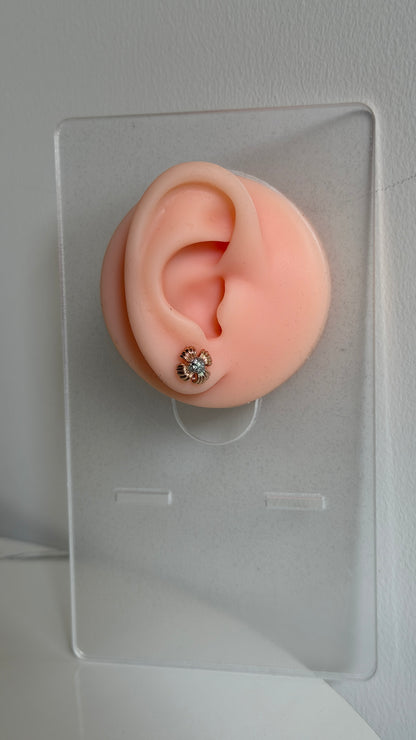 Floral stud earrings