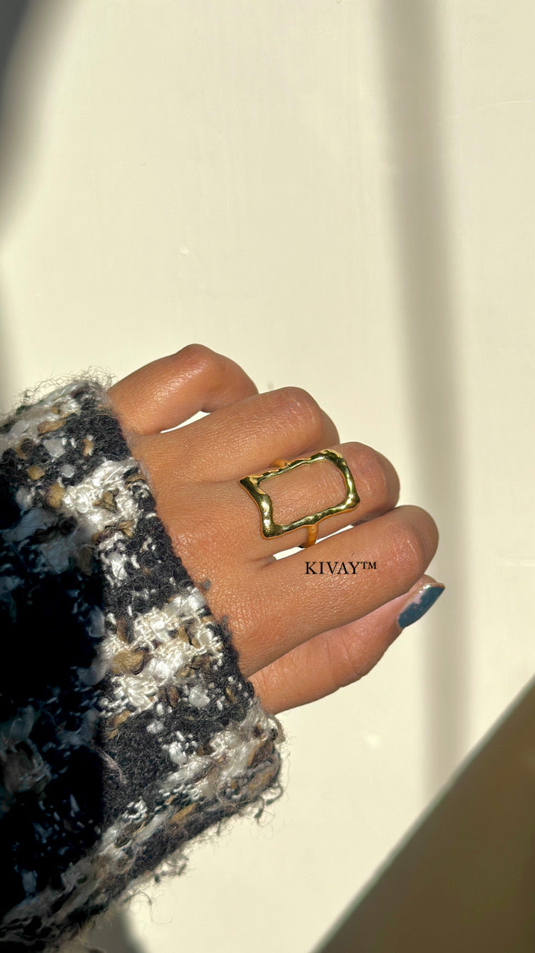 Izzy Ring