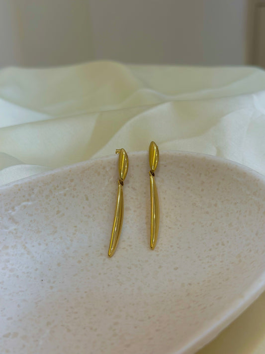 Leaflet earring