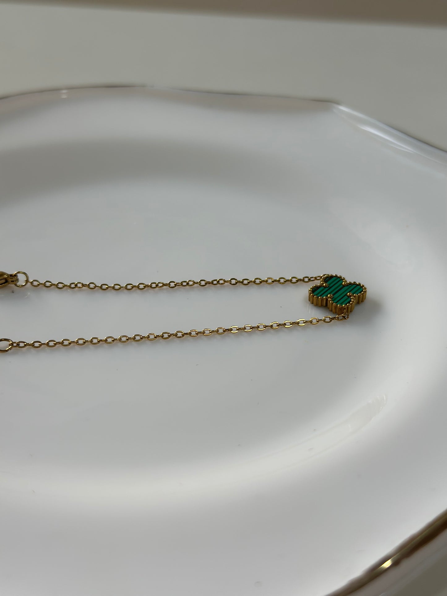 Green clover chain bracelet