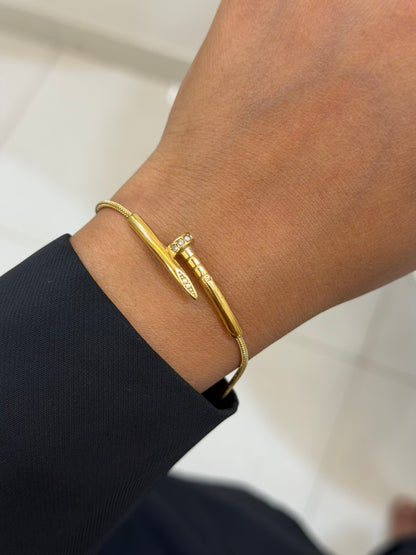 Luxe studded nail chain bracelet