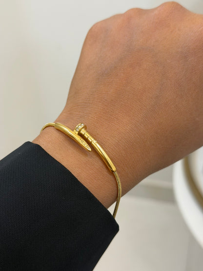 Luxe studded nail chain bracelet