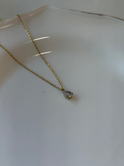 Droplet minimal necklace
