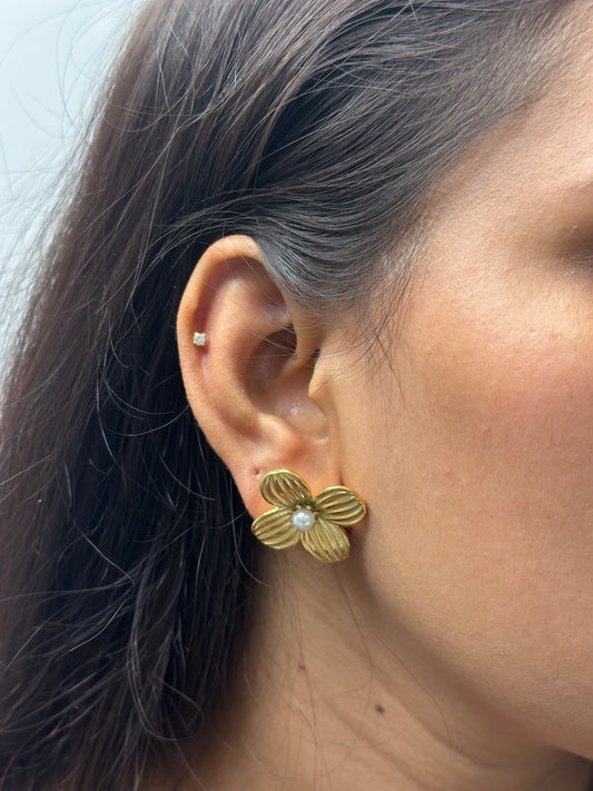 Flora earring