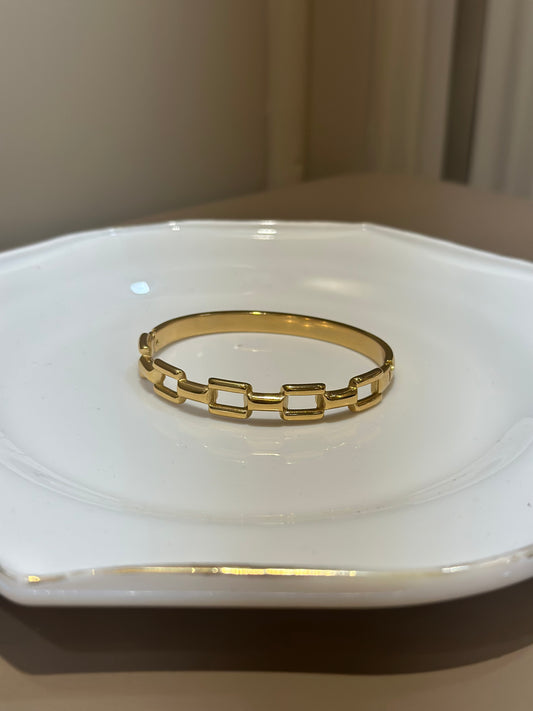 Linked bracelet