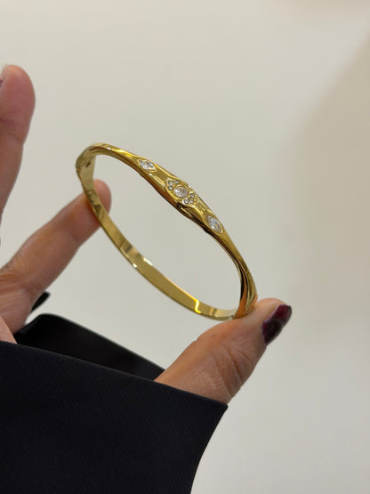 Lilith minimal bracelet