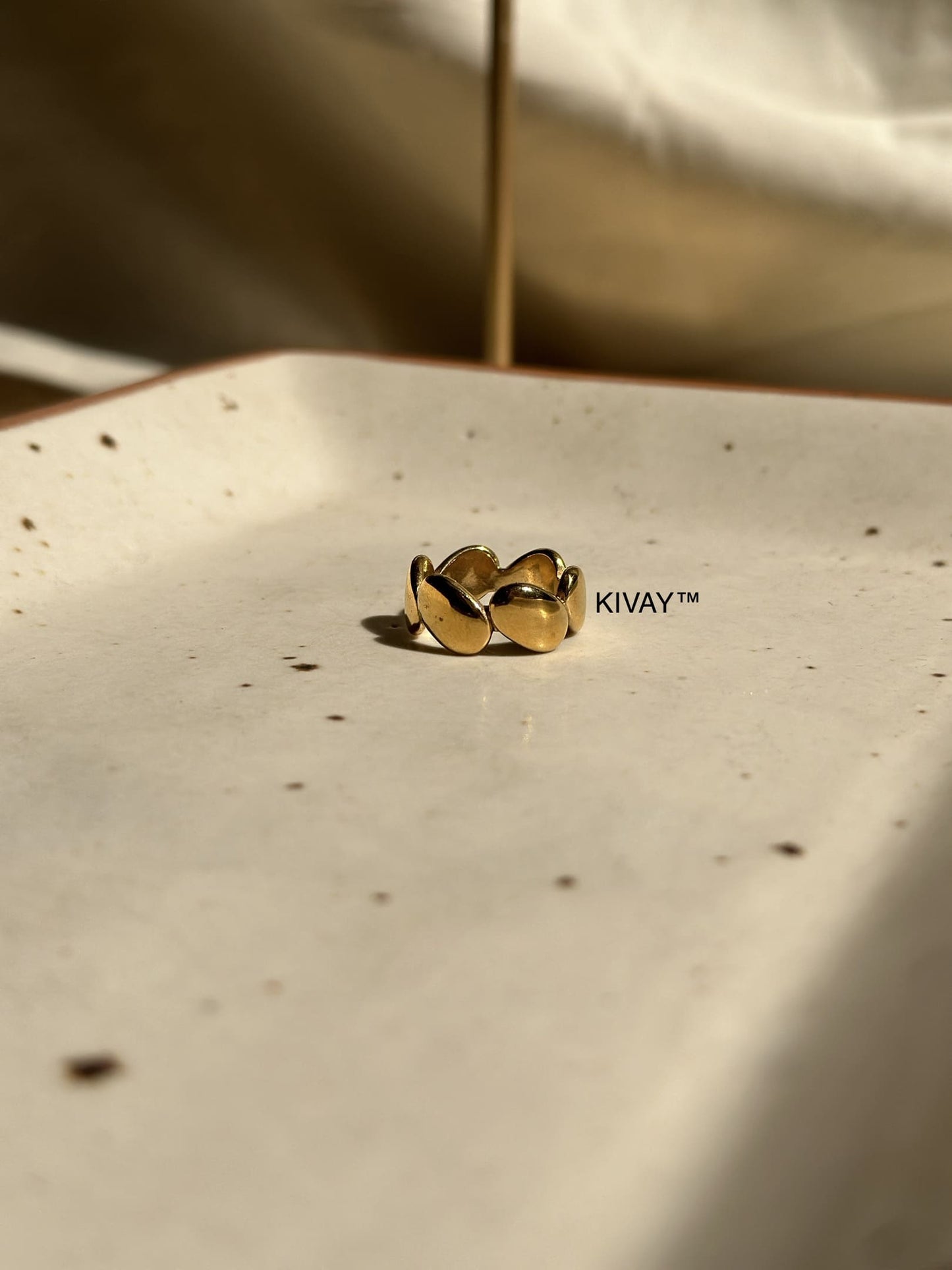 Leafy ring