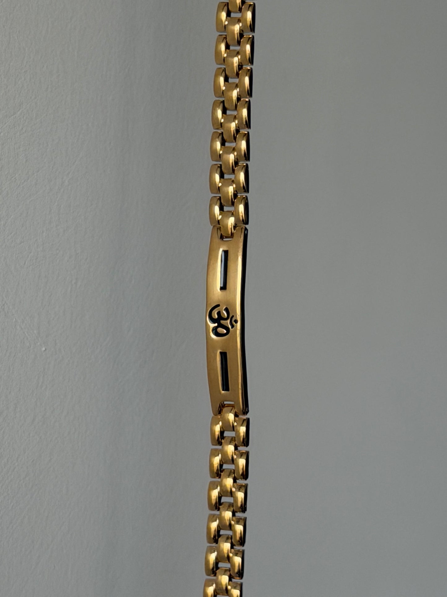 Divine om bracelet