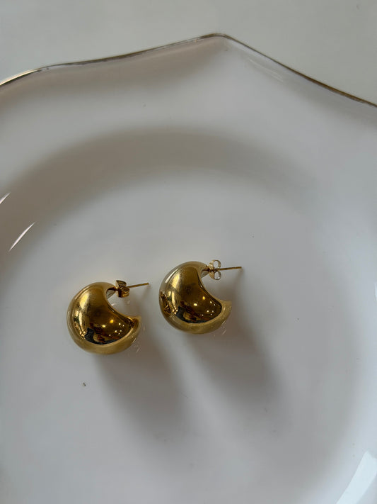 Aura statement stud earring