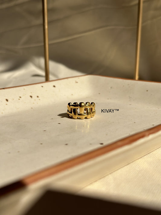 Linked ring