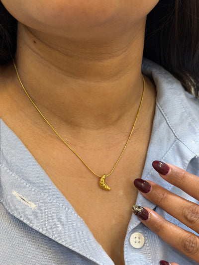 Croissant minimal necklace