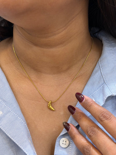 Croissant minimal necklace