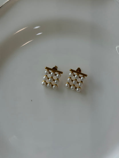 Lyra pearl statement earrings