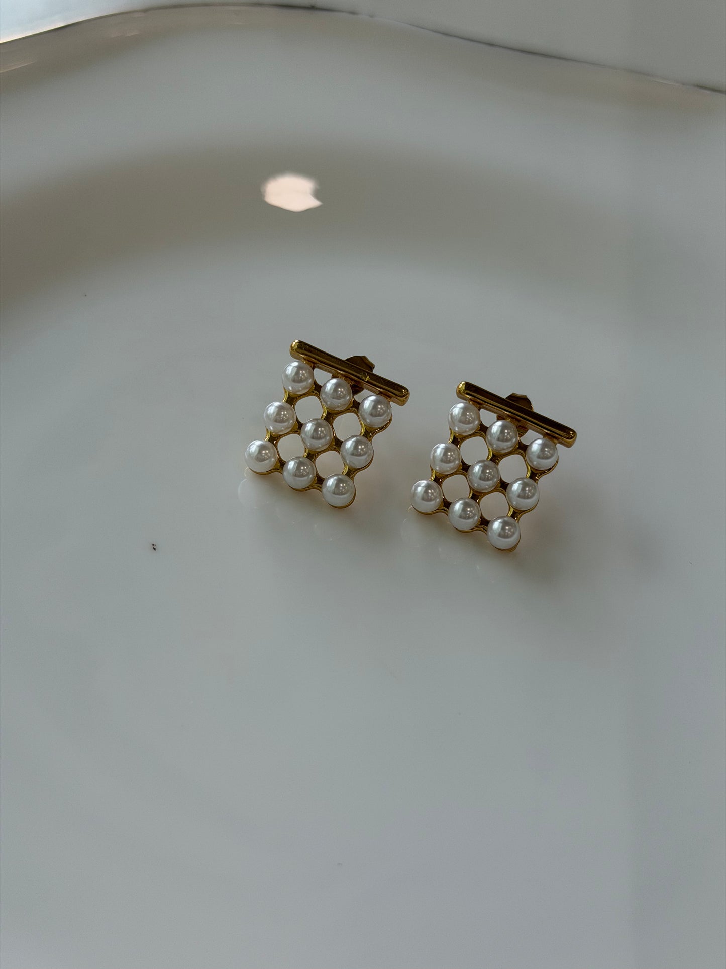 Lyra pearl statement earrings