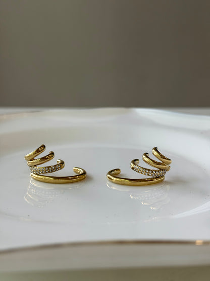 Luxe Maya multipiercing look statement earrings