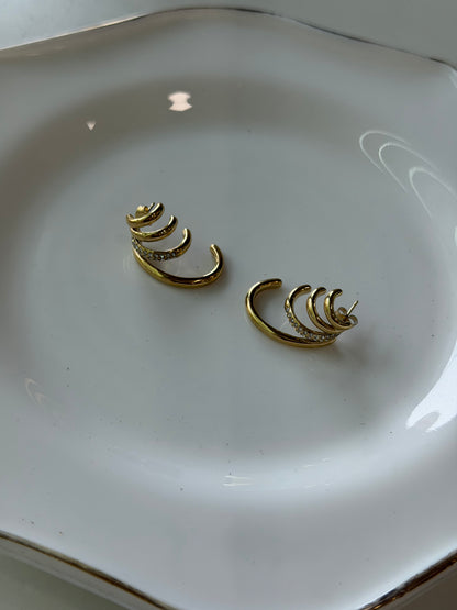 Luxe Maya multipiercing look statement earrings