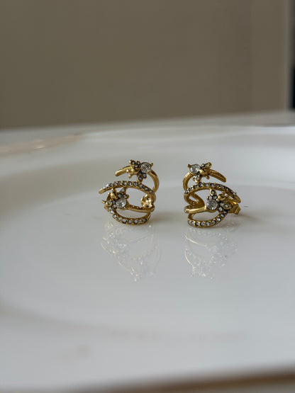Arc multi-piercing look statement earrings