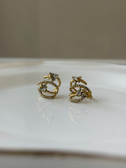 Arc multi-piercing look statement earrings