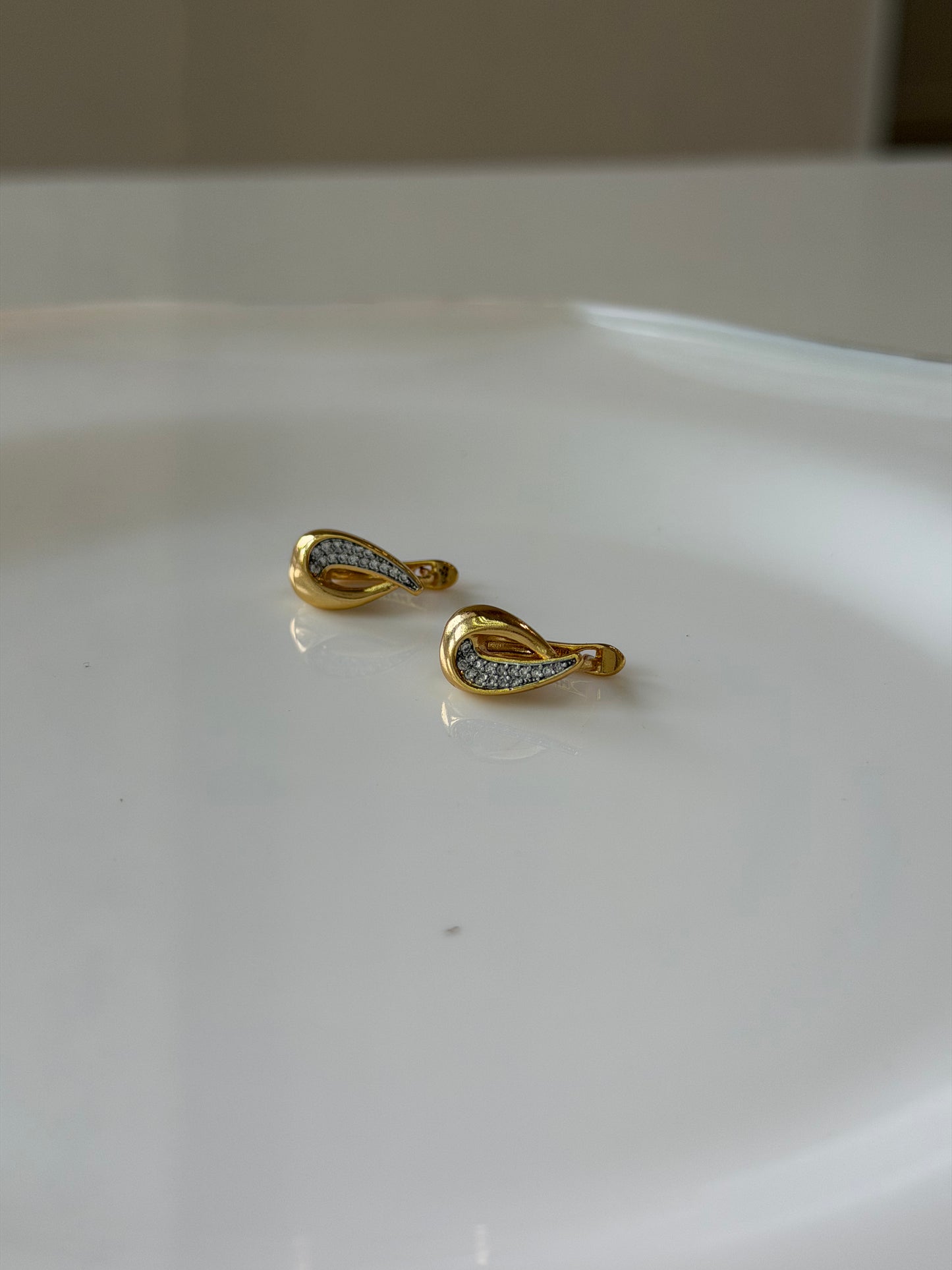 June studded minimal earrings