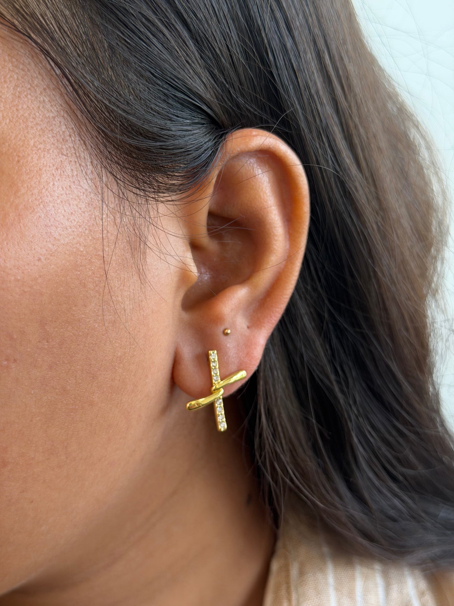 Mahi Twisted statement earring
