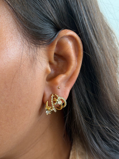 Arc multi-piercing look statement earrings