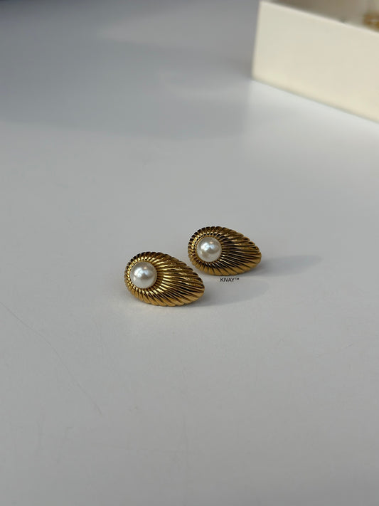 Shell Pearl Earring
