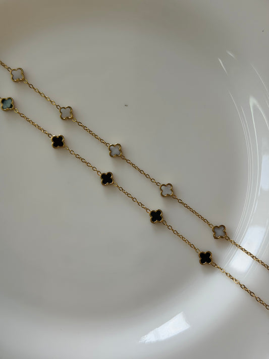 Mini clover bracelet