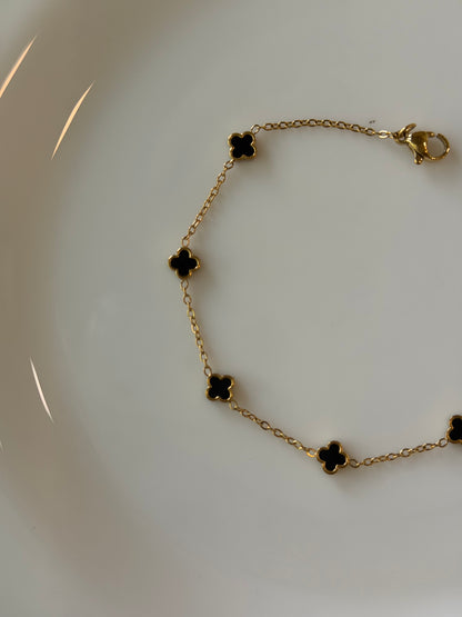 Mini clover bracelet