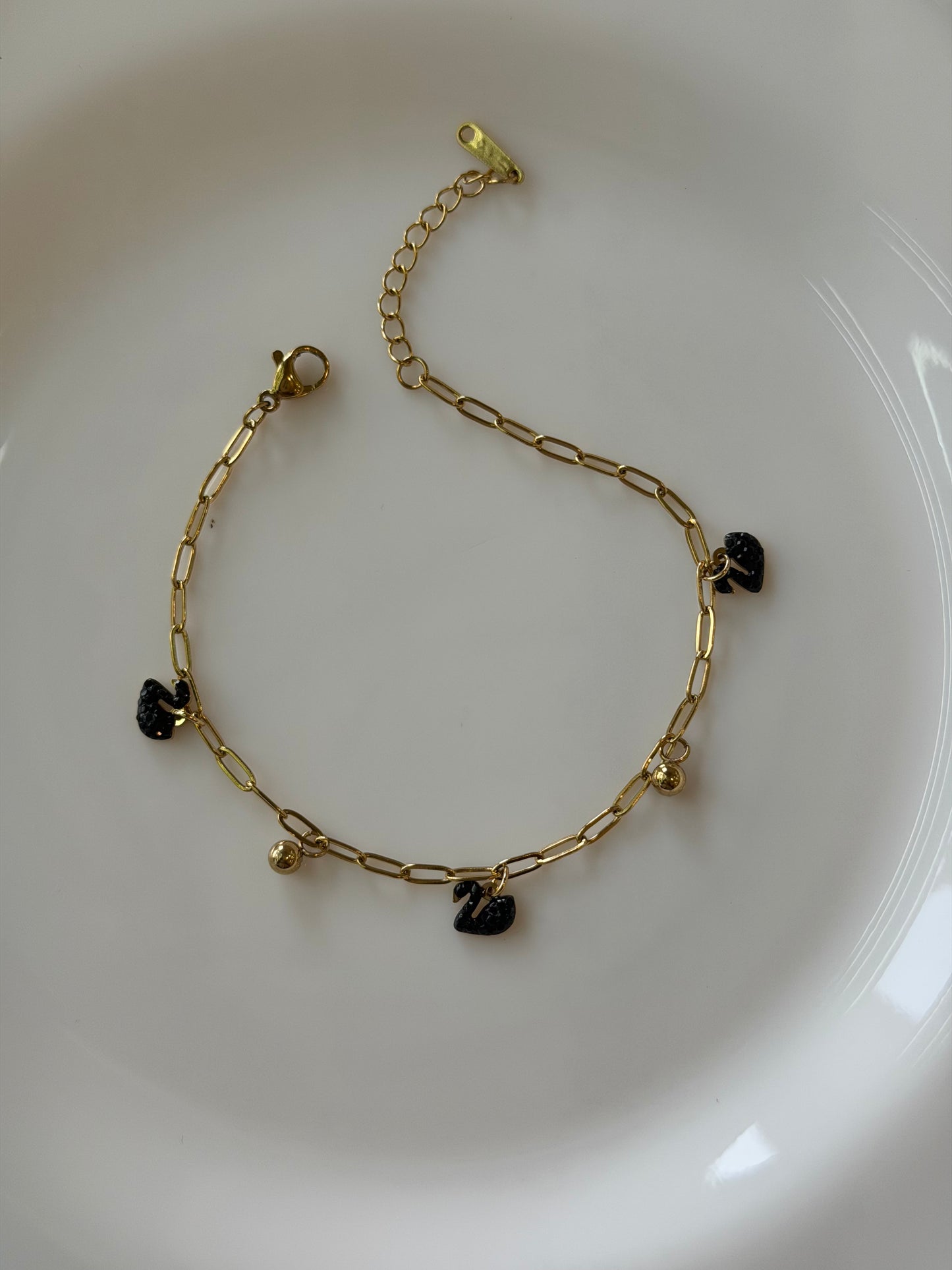Swan dangling bracelet
