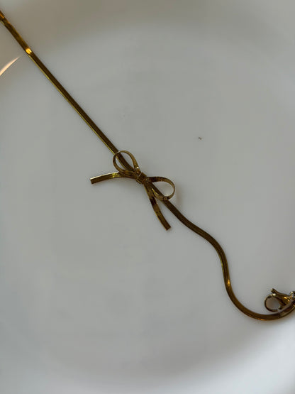 Bow chain bracelet