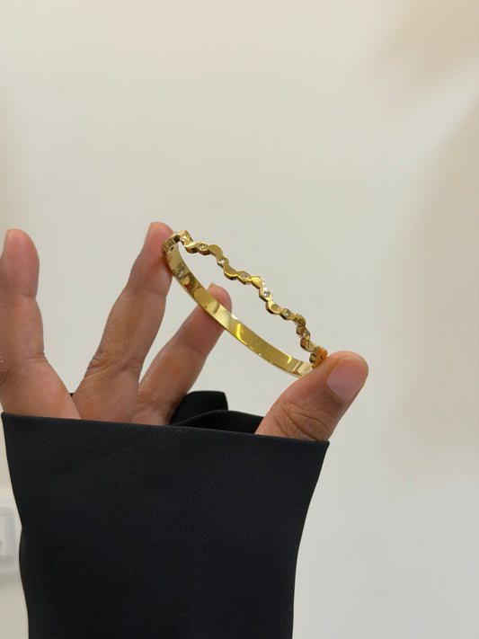 Ceil statement bracelet